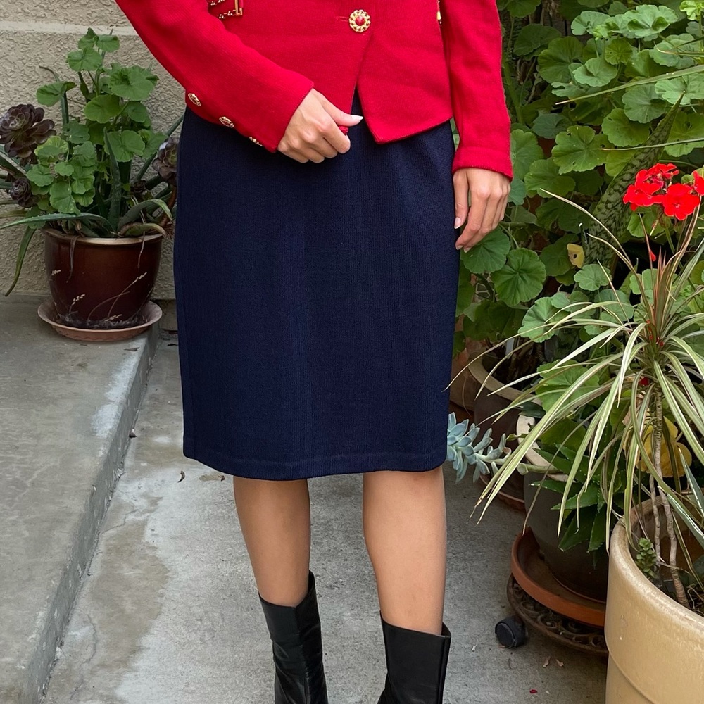 Vintage navy blue St. John knitted pencil skirt